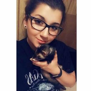 Meet your Posher, Alyssa